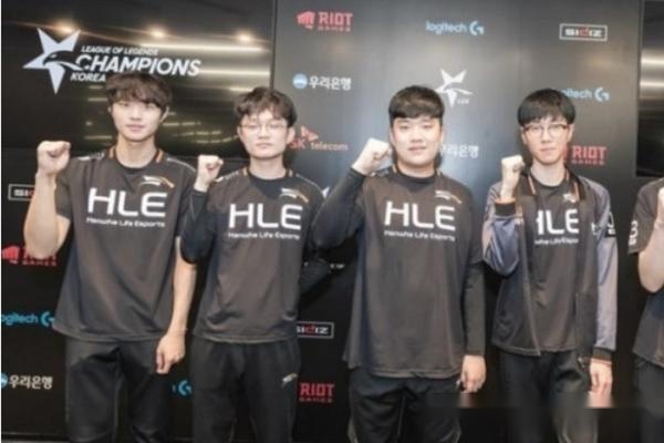 展人际网络 展人际网络