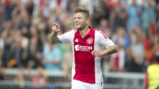 享受足球激 享受足球激